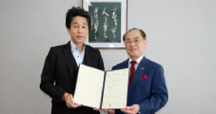 株式会社ヤマダ住建ホールディングスとの相互協定締結の記念写真